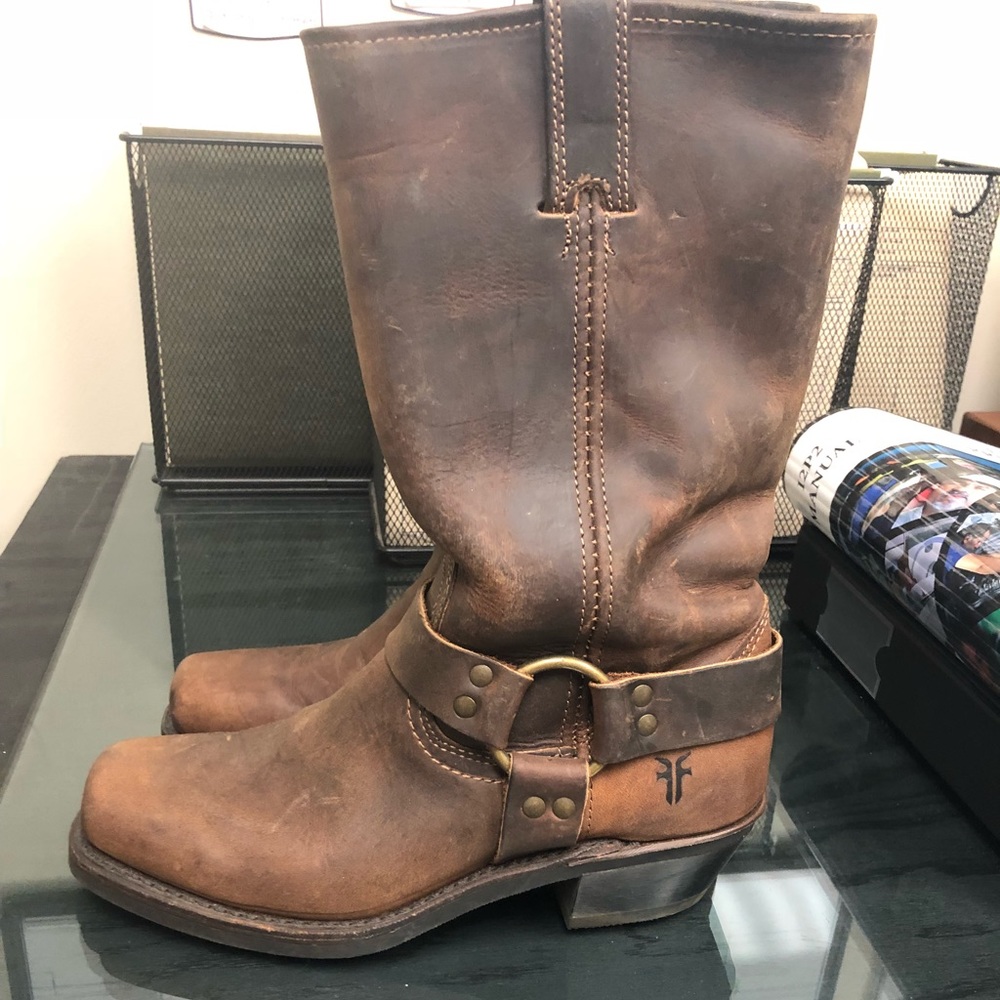 Frye brown rugged leather riding boots!!